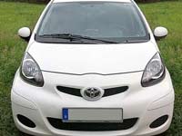 Beklebung eines Toyota Aygos: Forntansicht vor Beklebung